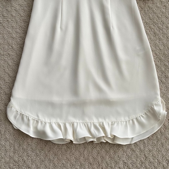 CeCe White Ruffle V-Neck Sheath Dress Size 0 Feminine Bridal Shower Summer - Picture 5 of 13